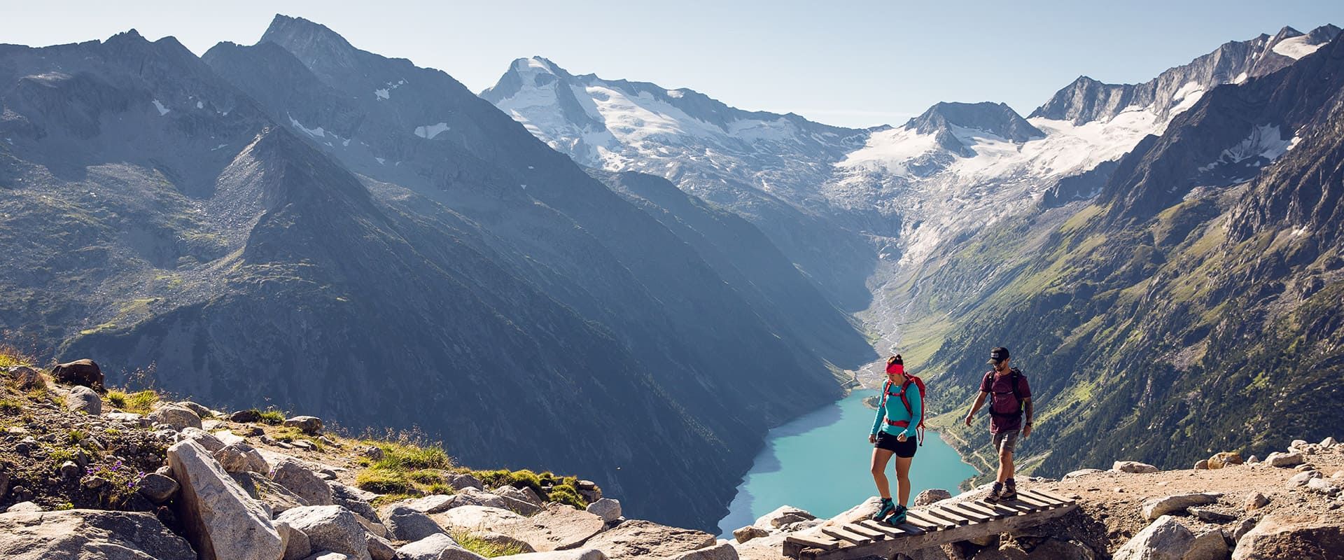 Hiking via the Olperer bridge